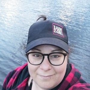 Meet your Posher, Lorie